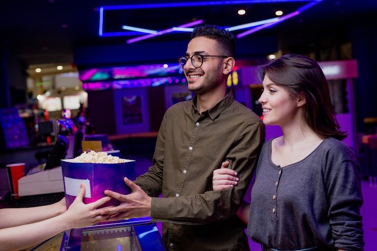 Antarmuka aplikasi mobile 10fastfingers menampilkan meja live dealer dengan dealer Indonesia